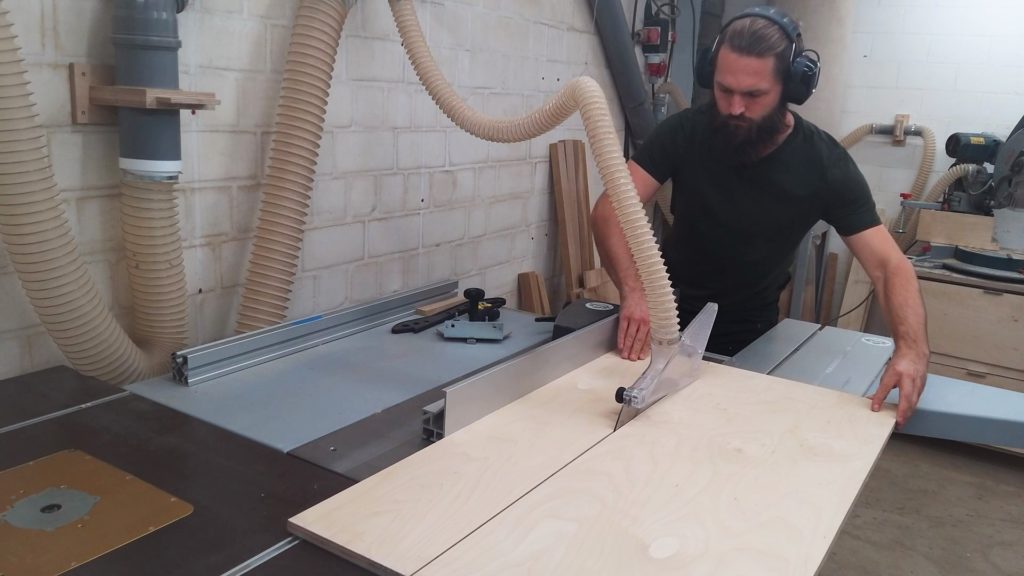 Fast and easy Dovetails on the table saw BauWoodworks